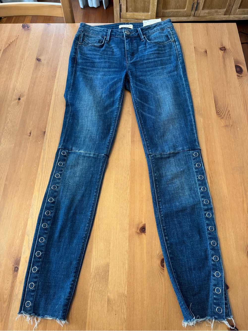 Unpublished Kora Mid Rise Skinny Slim Leg Jeans 27